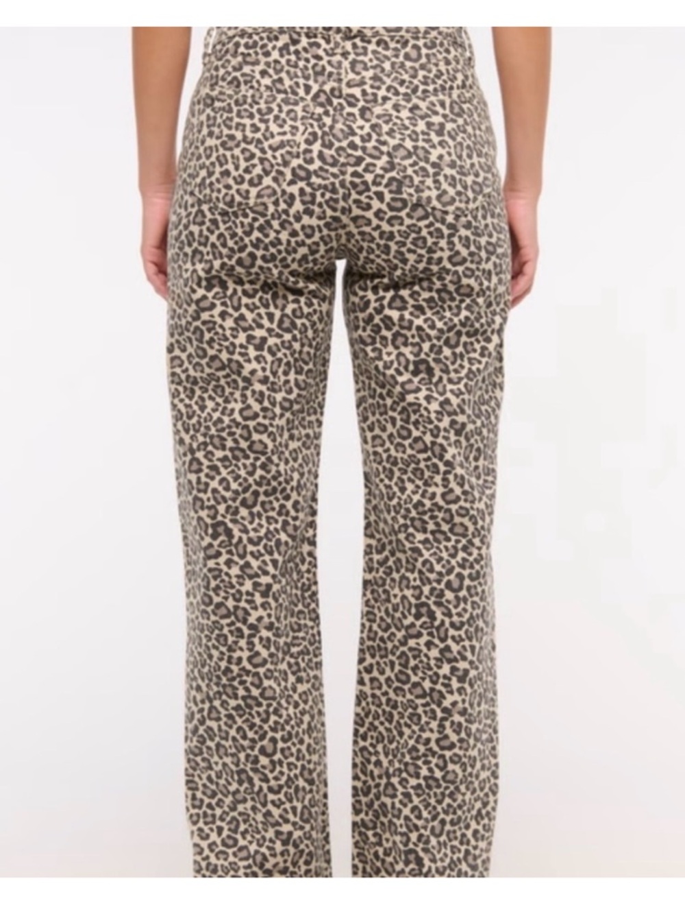 Abercrombie & Fitch Leopard-Print 90s high rise relaxed jean - Picture 3 of 6